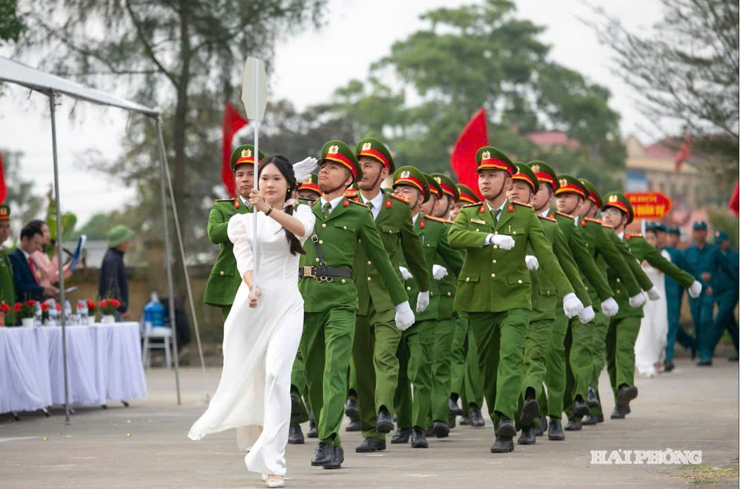 Công an xã Hà Bắc: Bảo đảm an toàn tuyệt đối và tham gia diễu hành, biểu dương lực lượng Đại hội thể dục thể thao xã Hà Bắc lần thứ X.